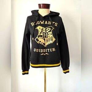 HARRY POTTER Black and Gold Hogwarts Quidditch Sweater. Size XS
